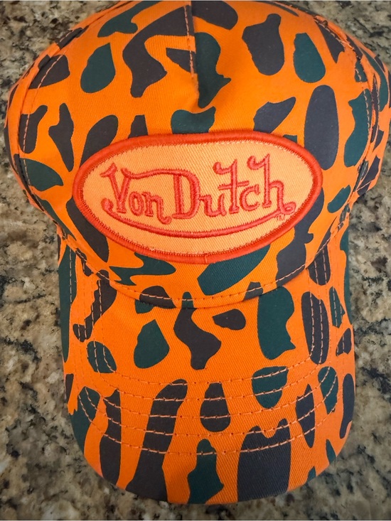 Von Dutch Other - NWT Von Dutch Camo Trucker “Chris Brown” Snapback Cap